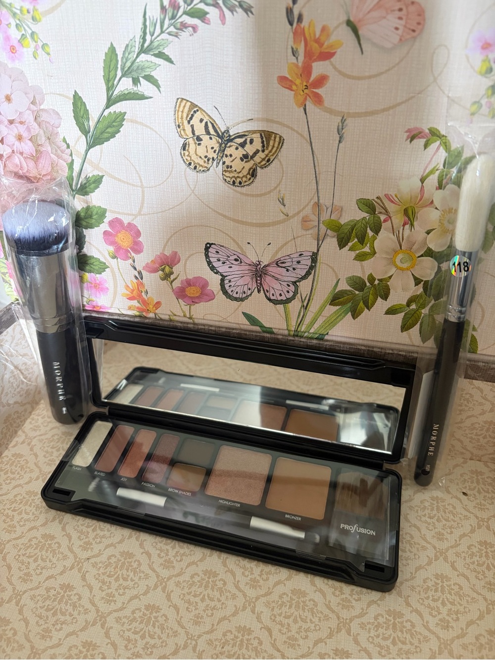 Lot of 2 MORPHE Makeup Brushes + Profusion Eye And Makeup Pallet Bundle